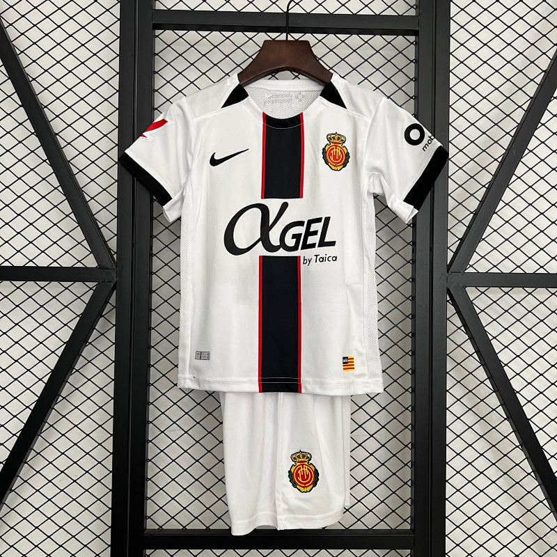 MLL 25/26 – Kids Away Kit