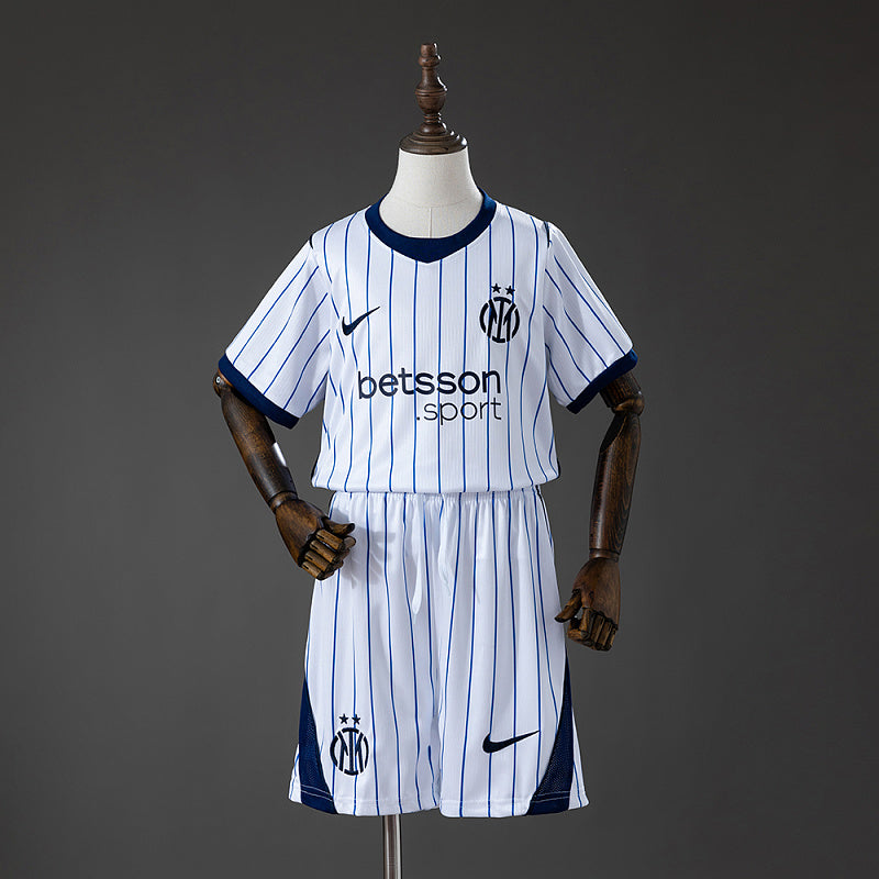 INT 26/27 Kids Away Kit