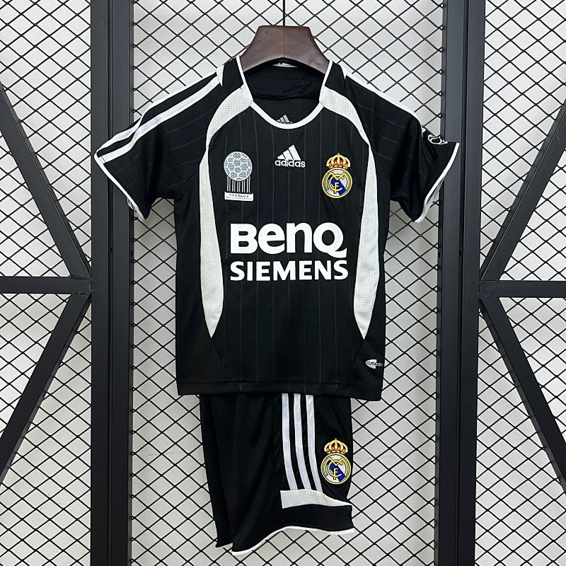 RM 06/07 – Kids Away Kit