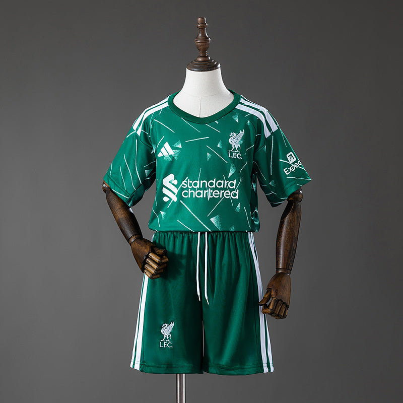 LIV 26/27 Kids Kit