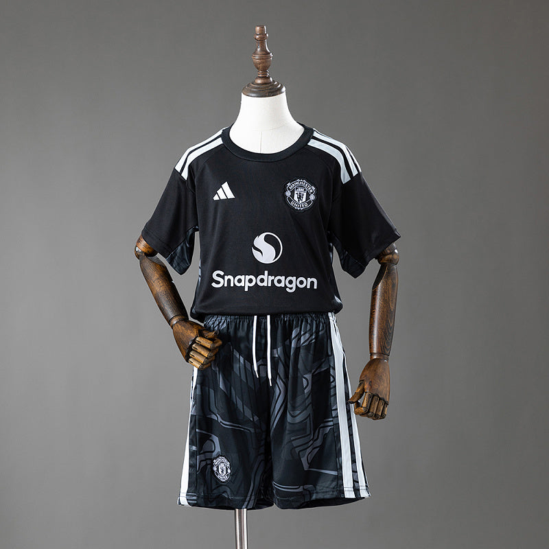 MU 26/27 Goalkeeper Kids Kit